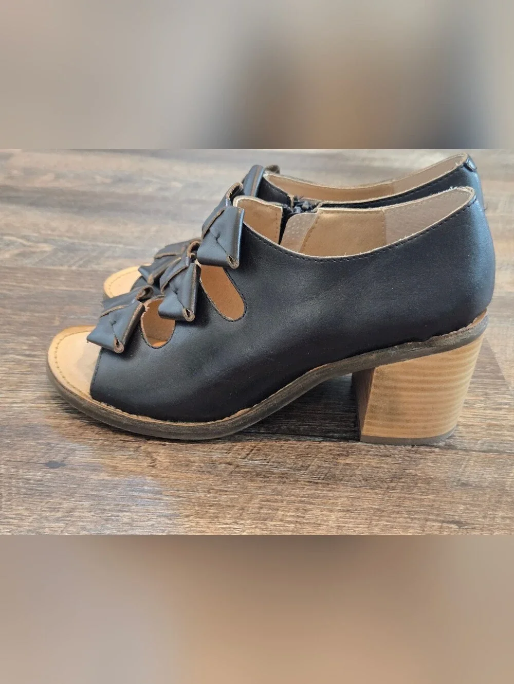 Latigo VEGA Anthropologie Shoes, Size 7.5
